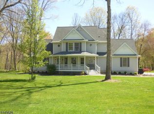 8 Woods Ave, Stanhope, NJ 07874