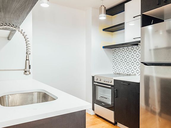 4th image of 146 Linden Blvd #4D