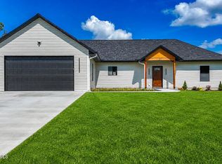 202 El Donna Ave, Eldon, MO 65026