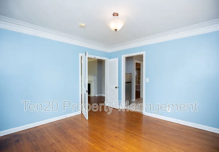 1706 Wells Dr — Photo 5
