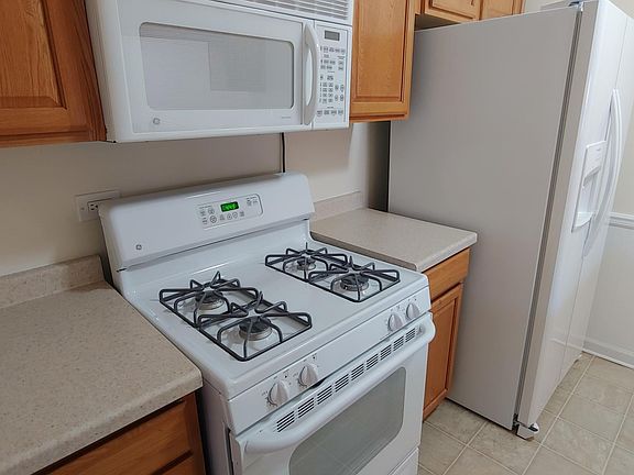 4th image of 563 Chard Ct