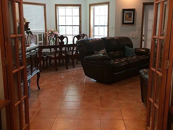 3rd image of 407 Skyview Dr