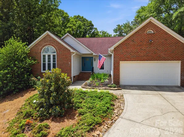 10314 Rougemont Ln, Charlotte, NC 28277