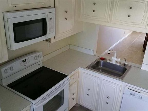 5th image of 207 Tropic Isle Dr APT 213