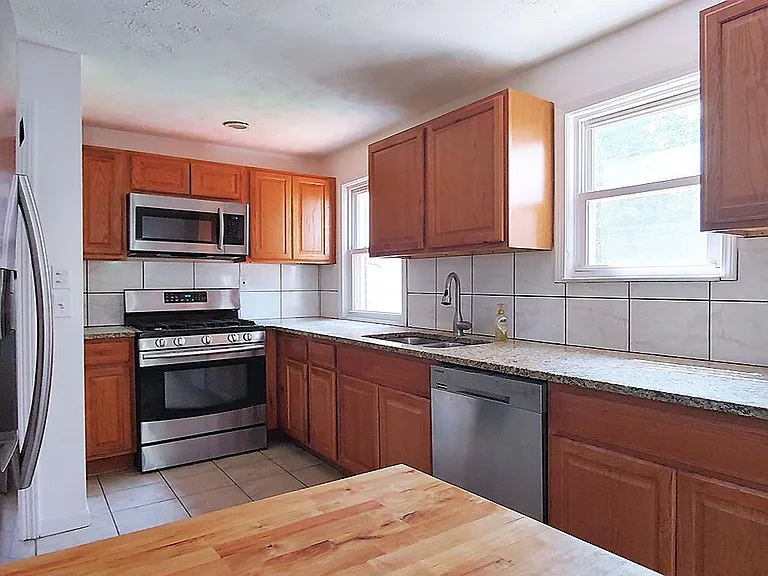 4996 Oakland Dr — Photo 4
