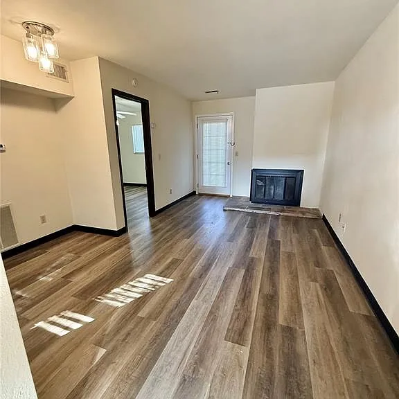145 Ashley Dr — Photo 3
