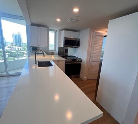 5th image of 553 NE 34th St #2110