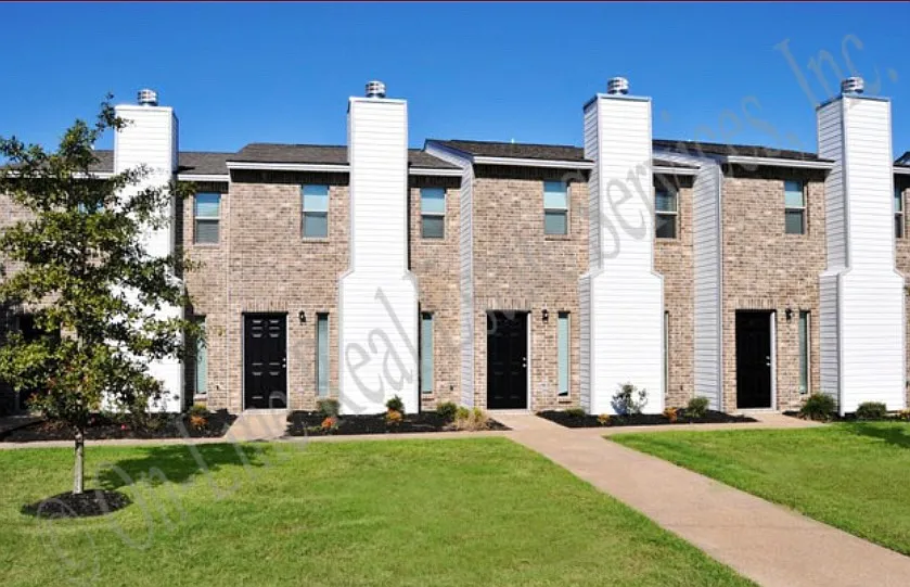 2 bed, 1.5 bath, 1130 sqft, $1,160 — Photo 2