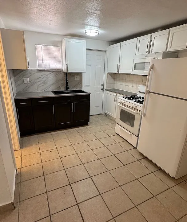1340 W Hatcher Rd