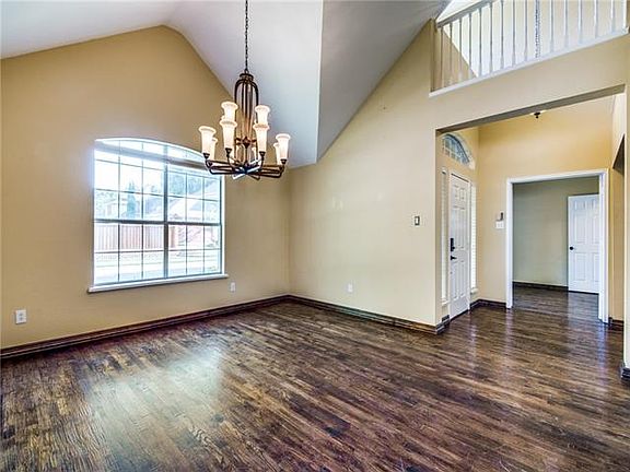 3rd image of 10409 Mallory Dr