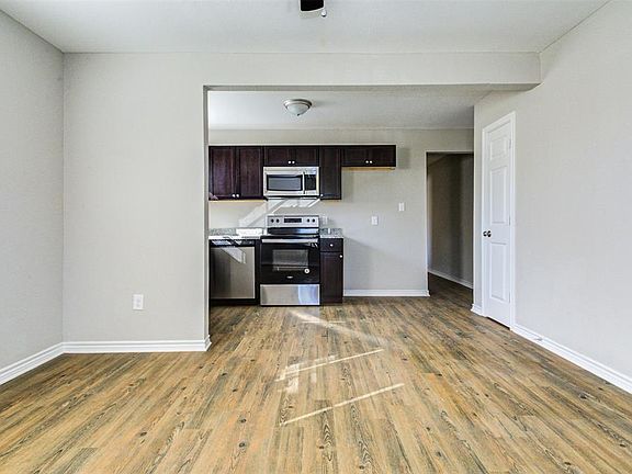 3rd image of 2415 McGowen St #1