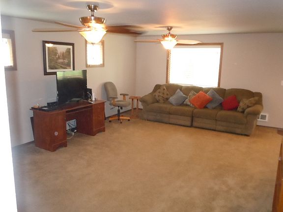 4th image of 4737 148th St NE