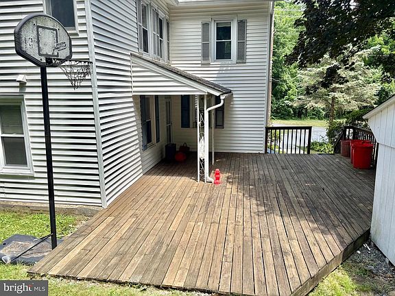 3rd image of 34 Woodland Ave