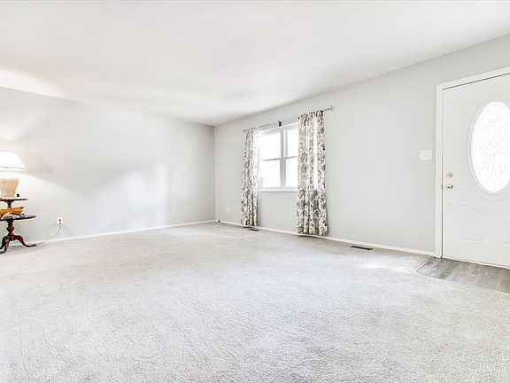 2nd image of 913 Brookwood Dr