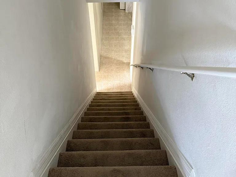5824 NW Zenith Dr — Photo 17