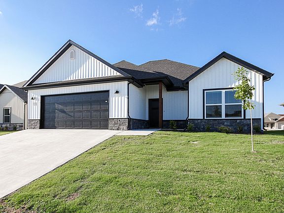 2nd image of 1040 Sunshine Ct