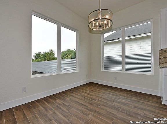 4th image of 11222 Baltic St