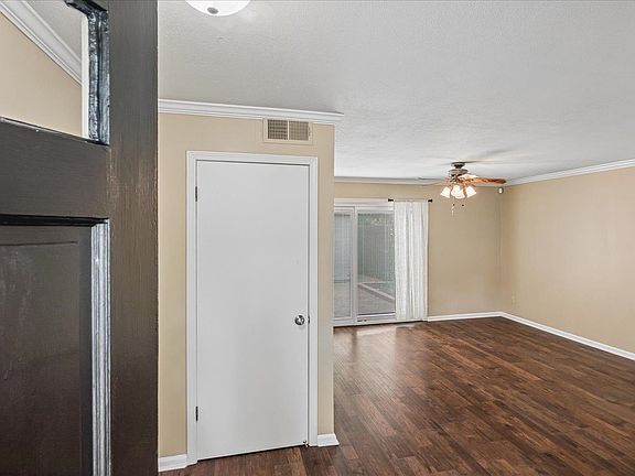 3rd image of 1690 Hobbits Glen Dr #29