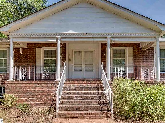 3rd image of 150 Rolling Green Cir