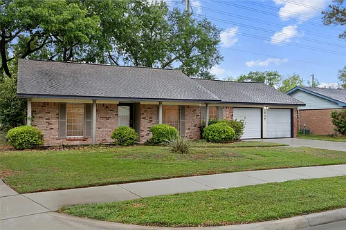 1607 Buescher Dr Photo 1