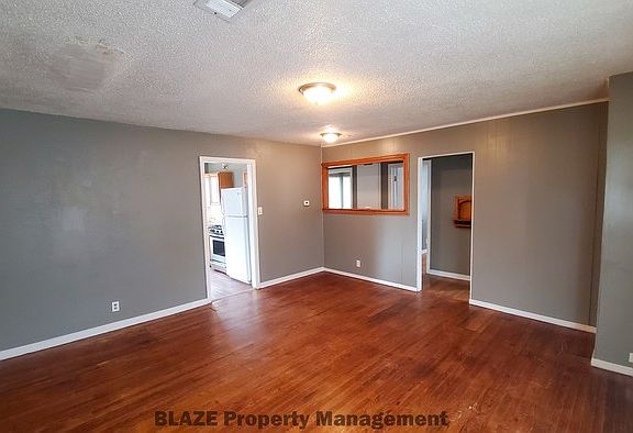 2nd image of 2030 Oak Dr