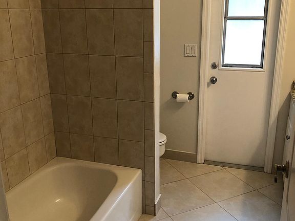5th image of 14 Shadowcreek Way