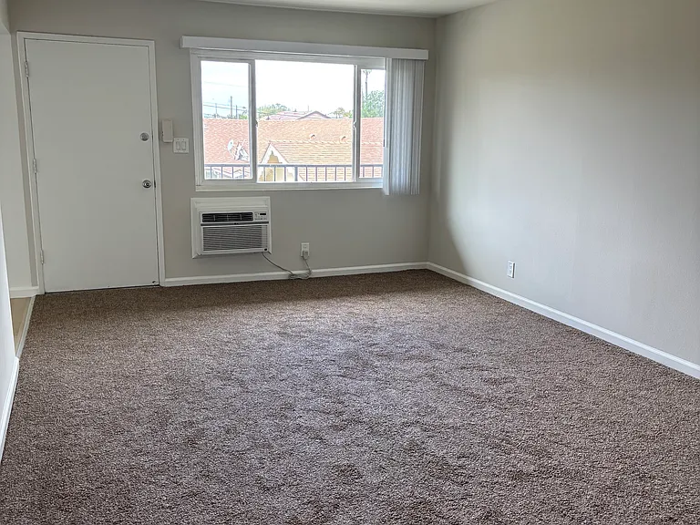 932 S Lemon St #L — Photo 4
