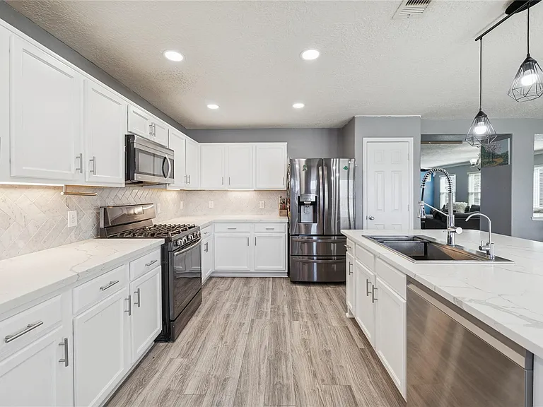 12223 Windsor Bay Ct — Photo 15