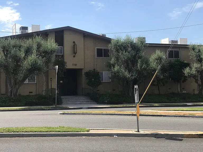 110 E Hillcrest Blvd #216 — Photo 26