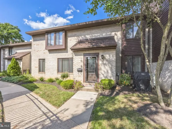 506 Marple Woods Dr #C, Springfield, PA 19064