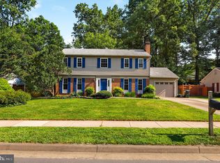 8904 Longmead Ct, Burke, VA 22015