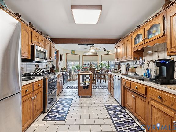 4th image of 1012 Butler Branch Rd
