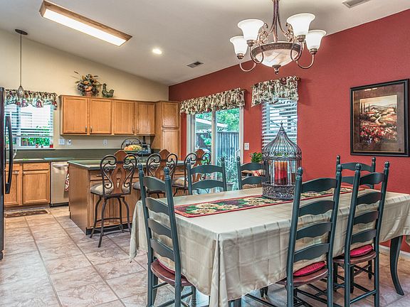 3rd image of 931 Talbot Dr
