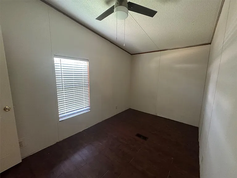 16415 Tamra Ct — Photo 35