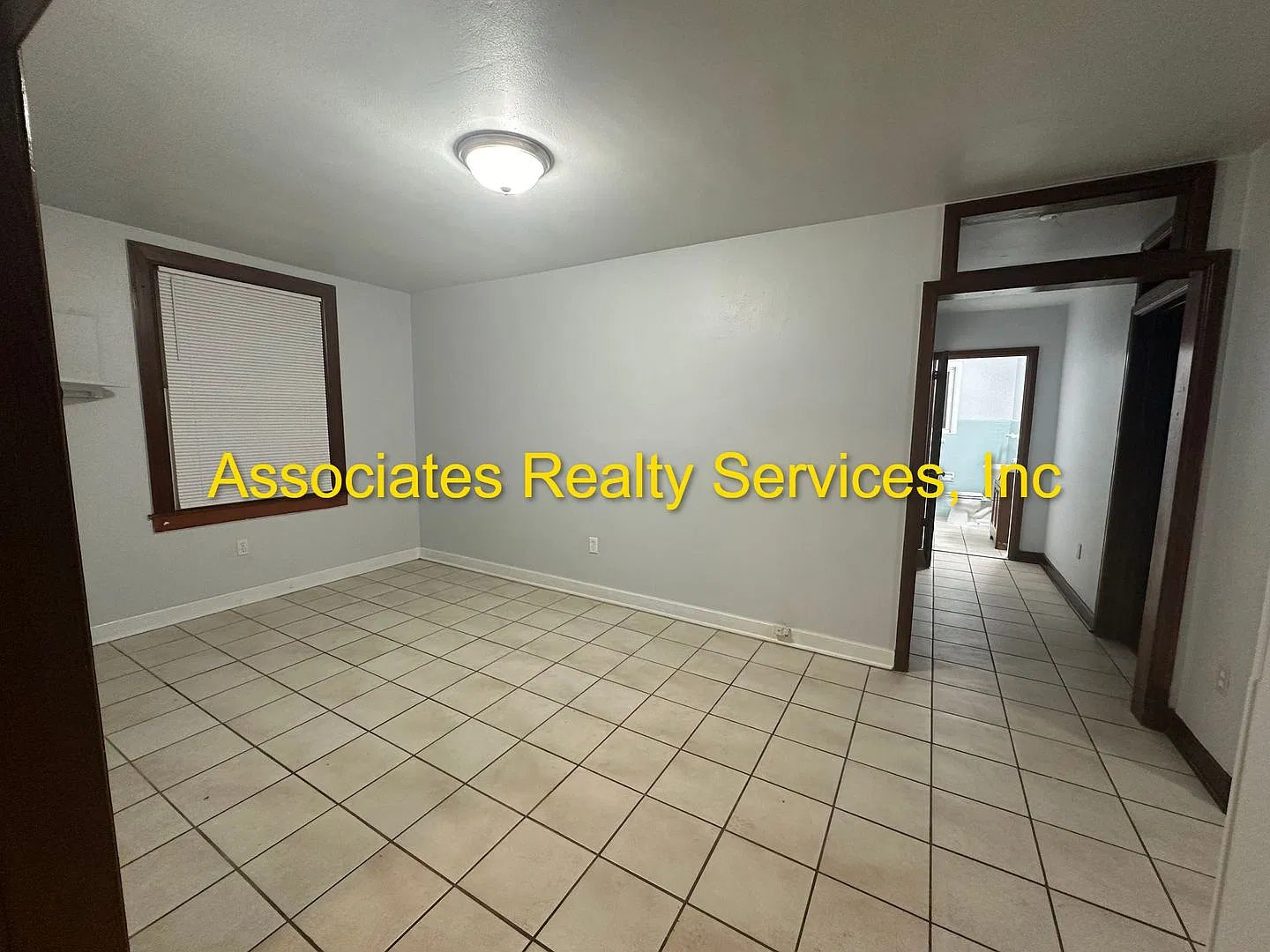 Bevis - Gainesville Heights - 990 — Photo 2