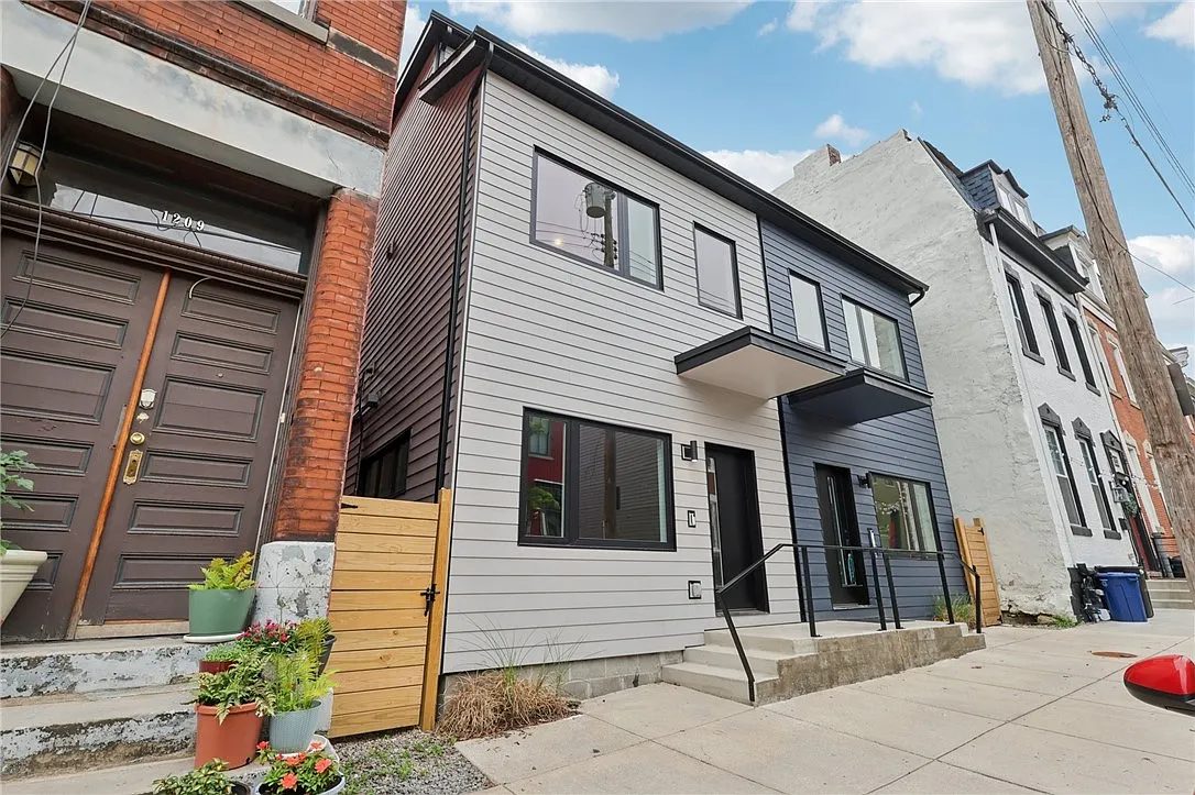 1211 Boyle St photo 1