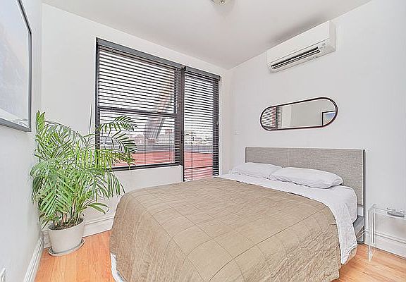4th image of 331 E 9th St APT 1