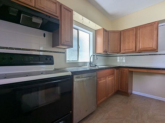 3rd image of 740 Alcatraz Ave #11248387
