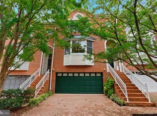 8166 Madrillon Ct, Vienna, VA 22182