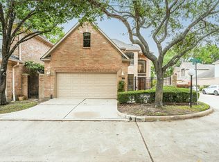 6839 Oakwood Trace Ct, Houston, TX 77040