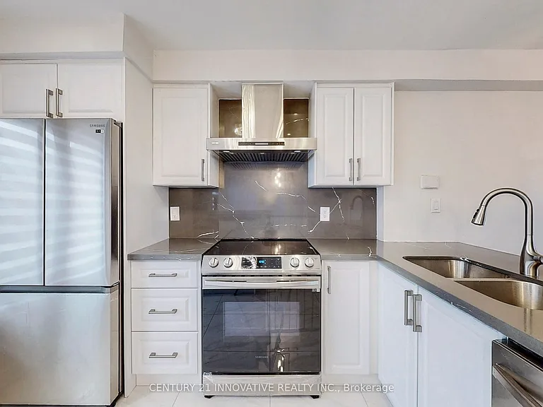 1635 Pickering Pkwy #18 — Photo 11