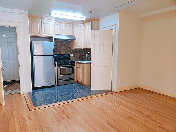 4th image of 451 24th Ave #B1
