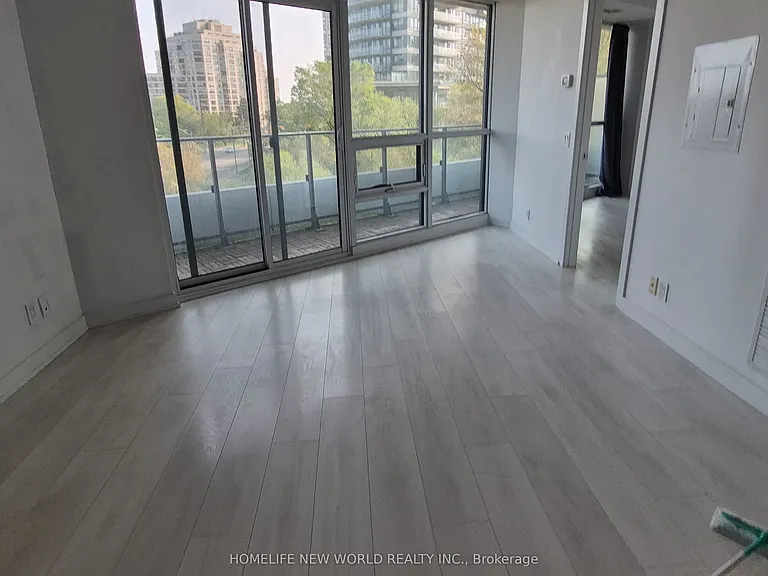 2212 Lake Shore Blvd W #516 — Photo 2