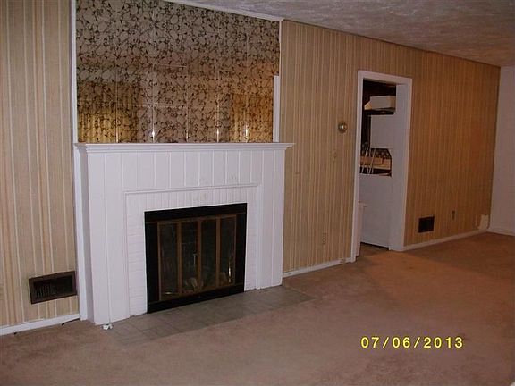 3rd image of 2918 Earlham Dr
