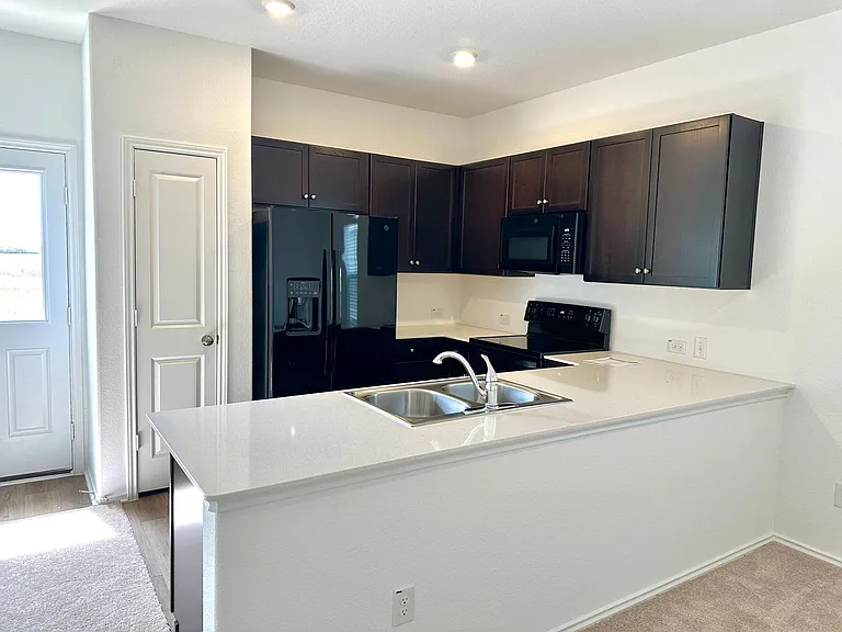 876 Rancho Del Cielo Loop — Photo 8