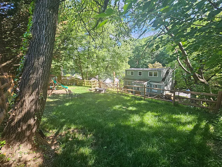 221 Dale Dr — Photo 33