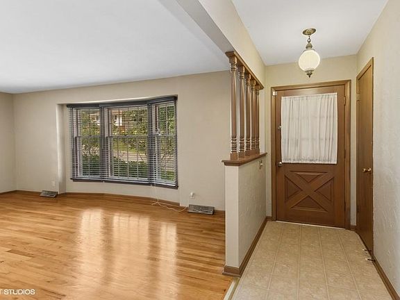 3rd image of 1303 NE 52nd Ter