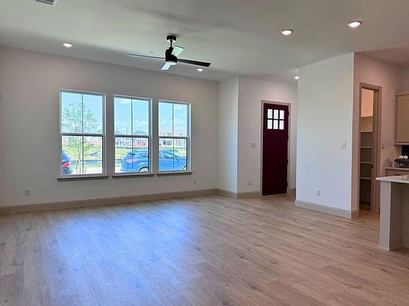 5th image of 15752 Millwood Trl