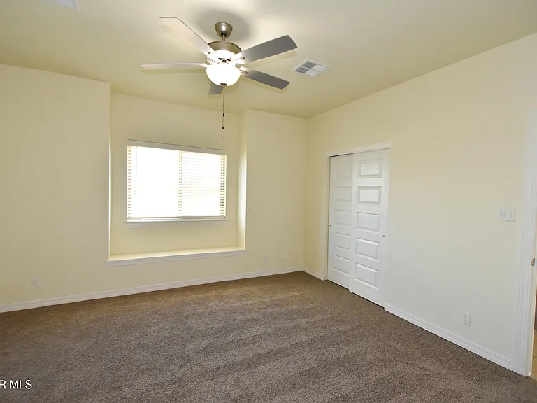 902 Bromyard Dr — Photo 22