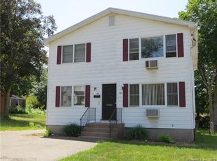 18 Earl St, Manchester, CT 06040